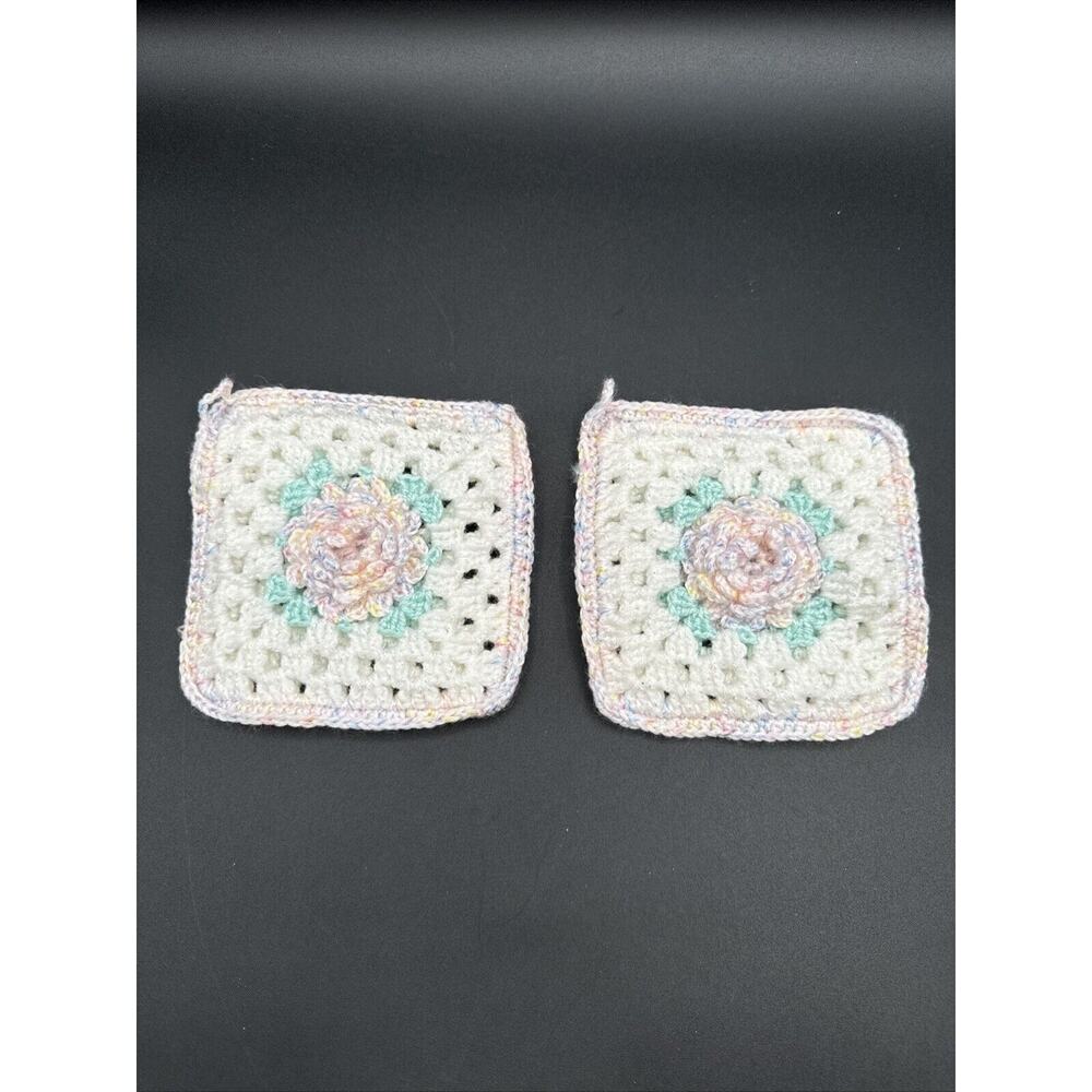 Beautiful Wiggly Raised Flower Crotchet Doily Pot Holder~ Sooo cute